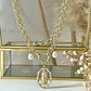 Collar Medalla Virgen  Cristales y Perlas Gold  - Miniatura 4