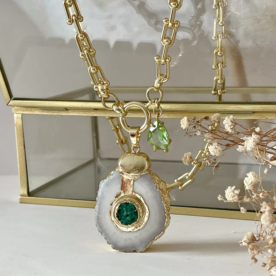 Collar Cuarzo Drusa Verde Gold  3