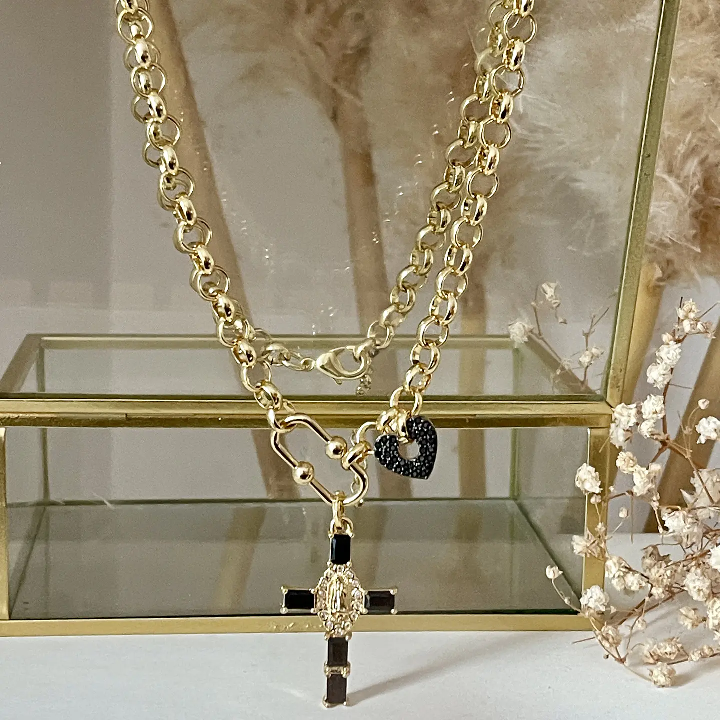 Collar Cruz Virgen Onyx Gold 5