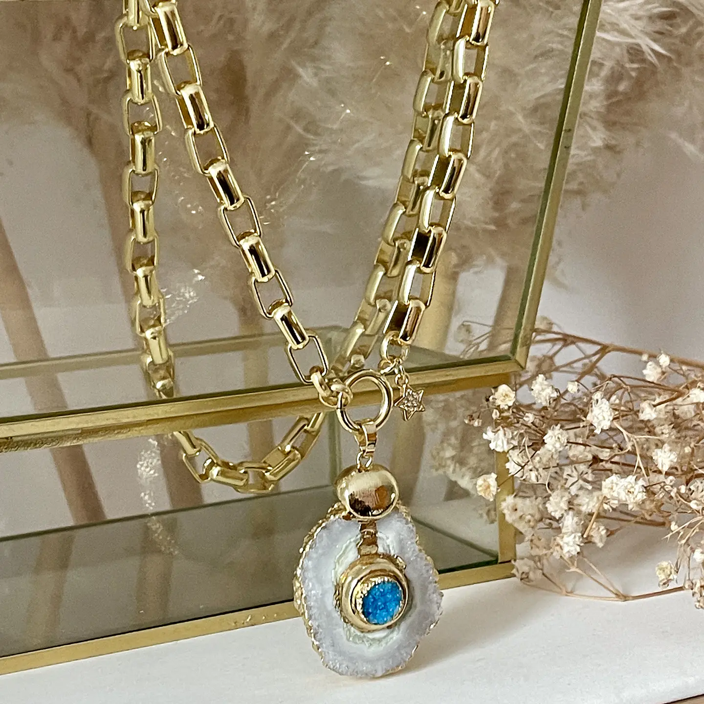 Collar Cuarzo Drusa Aqua eslabones rectangulares gold 3