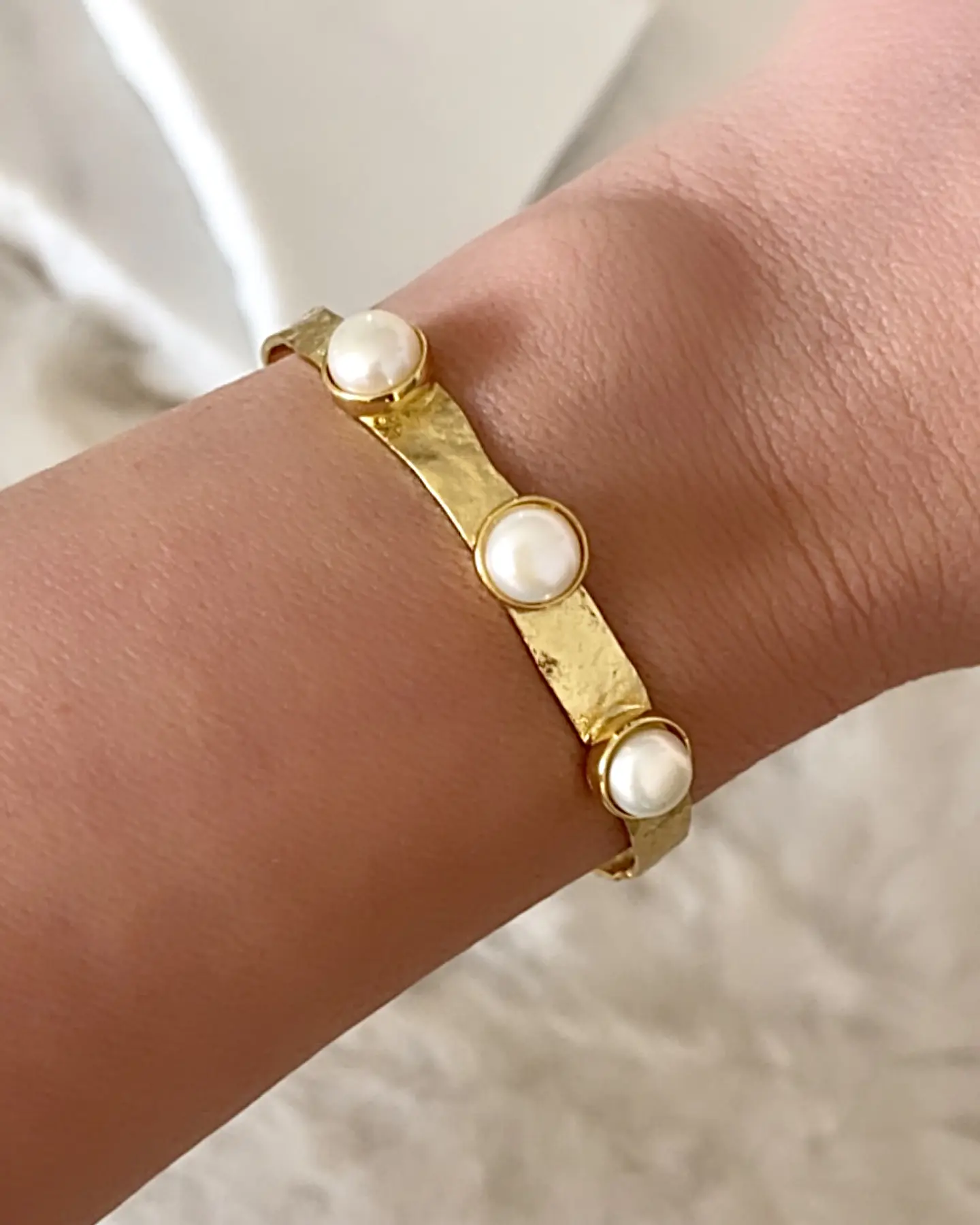 Pulsera Esclava Leonora Triple Perlas Gold 2