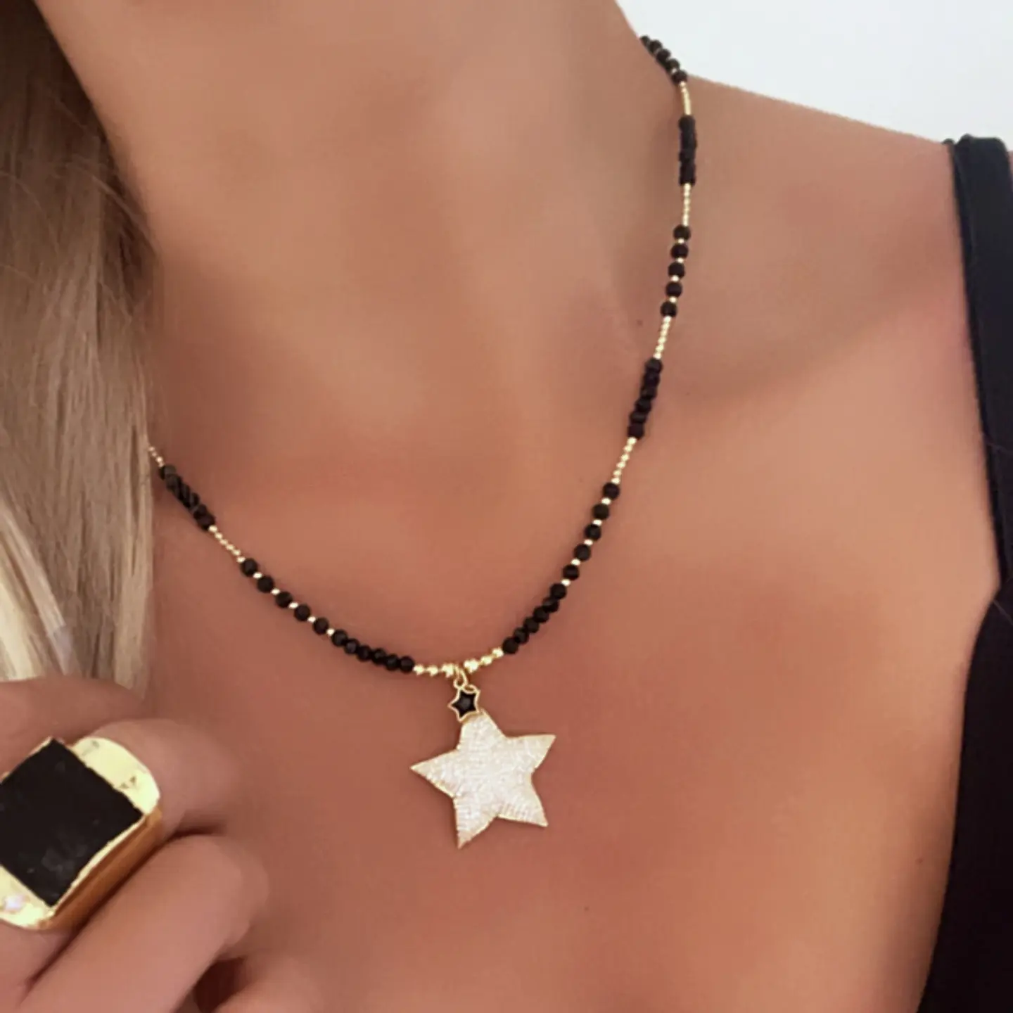 Collar Estrella Circones balines y cristales facetados black 2
