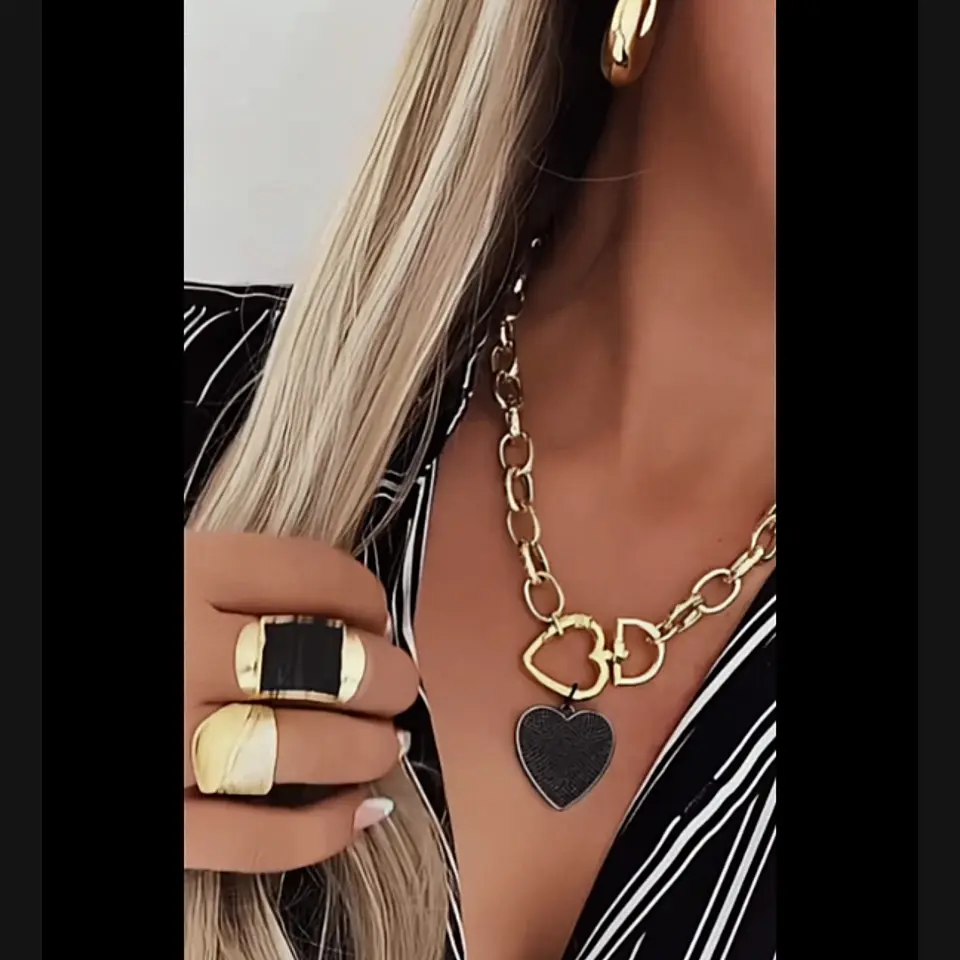 Collar Cuore Black full Circones   4
