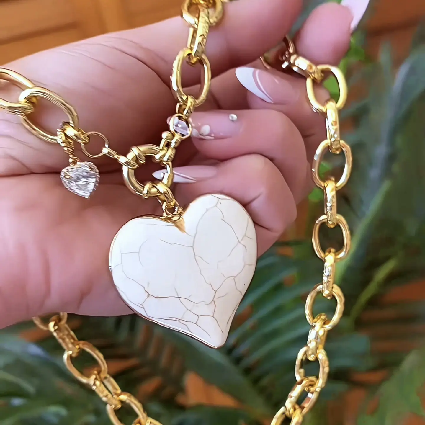Collar Maxi Corazón Blanco Luxury Gold 2