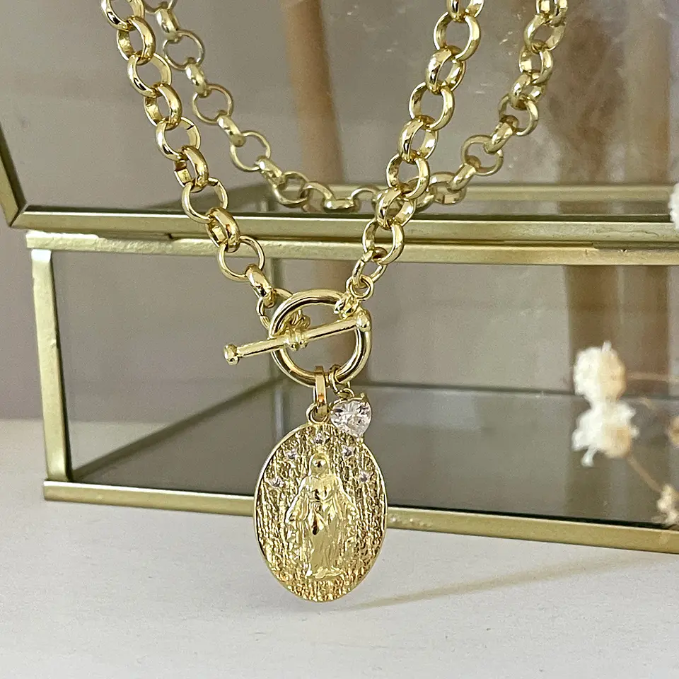 Collar Medalla Virgen de los Rayos Circones Gold  4