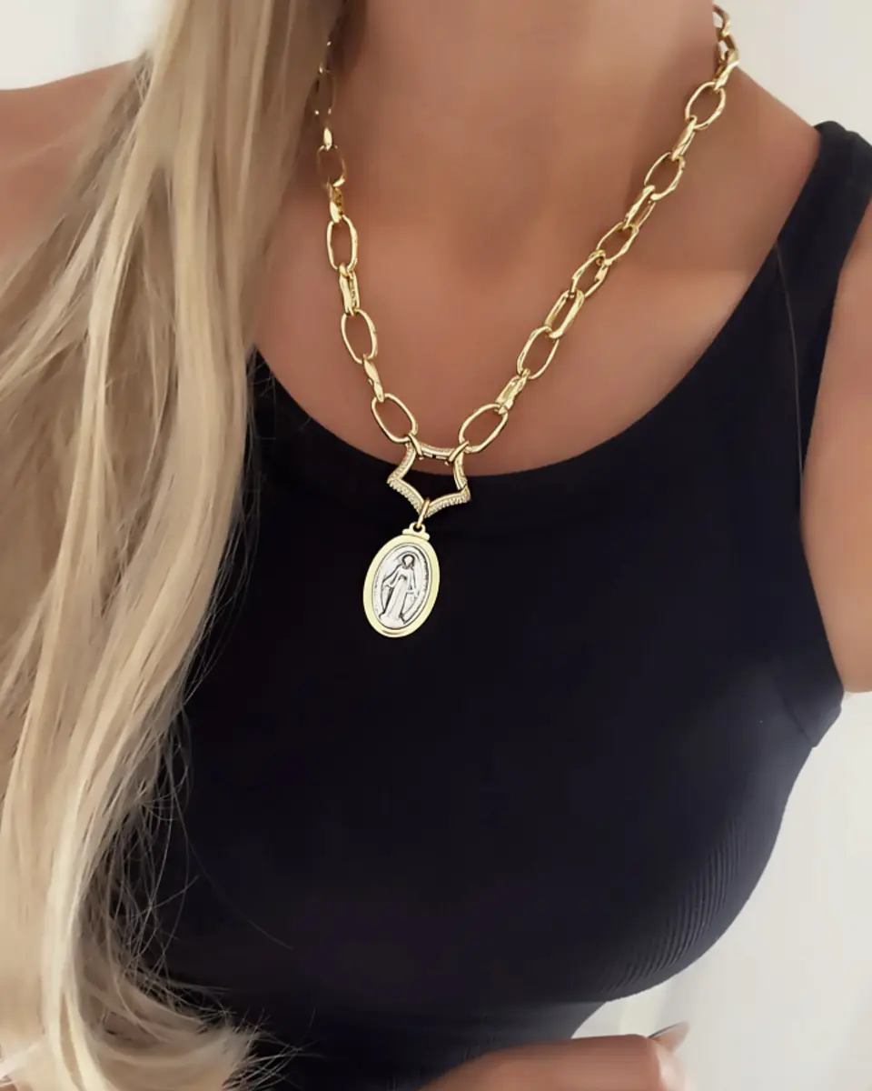 Collar Medalla Virgen de los Rayos Estrella circones gold 1