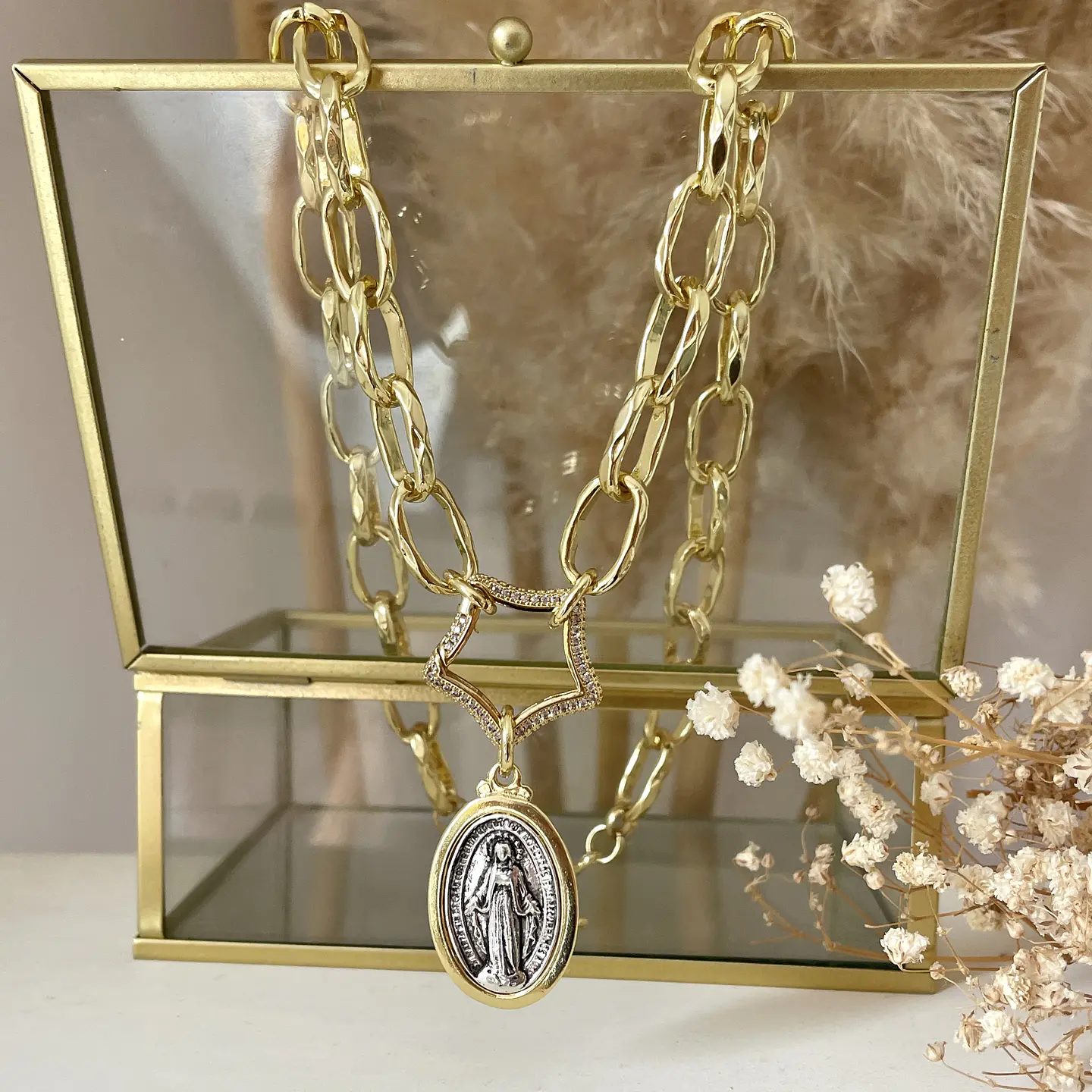 Collar Medalla Virgen de los Rayos Estrella circones gold 2
