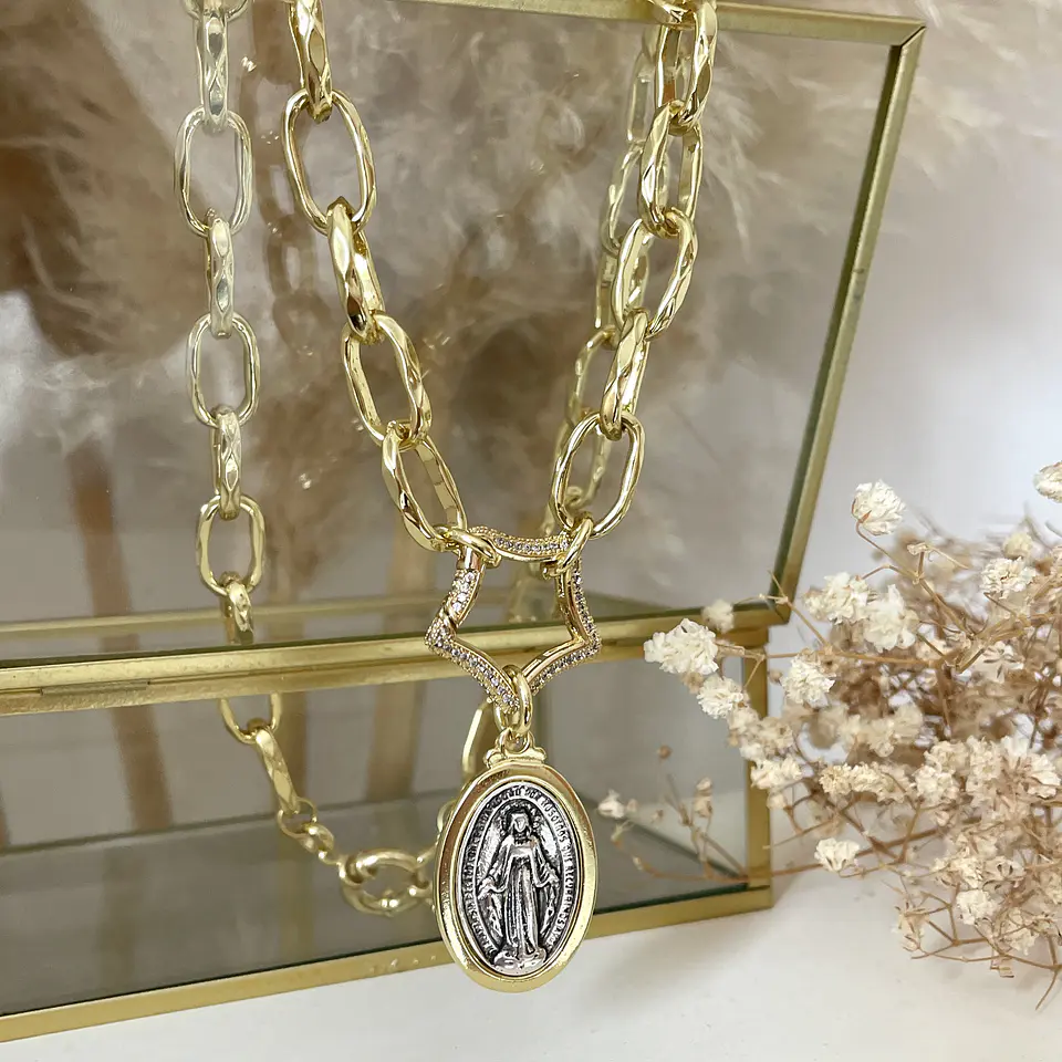 Collar Medalla Virgen de los Rayos Estrella circones gold 6