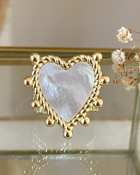 Anillo Corazón Nácar Martillado Gold