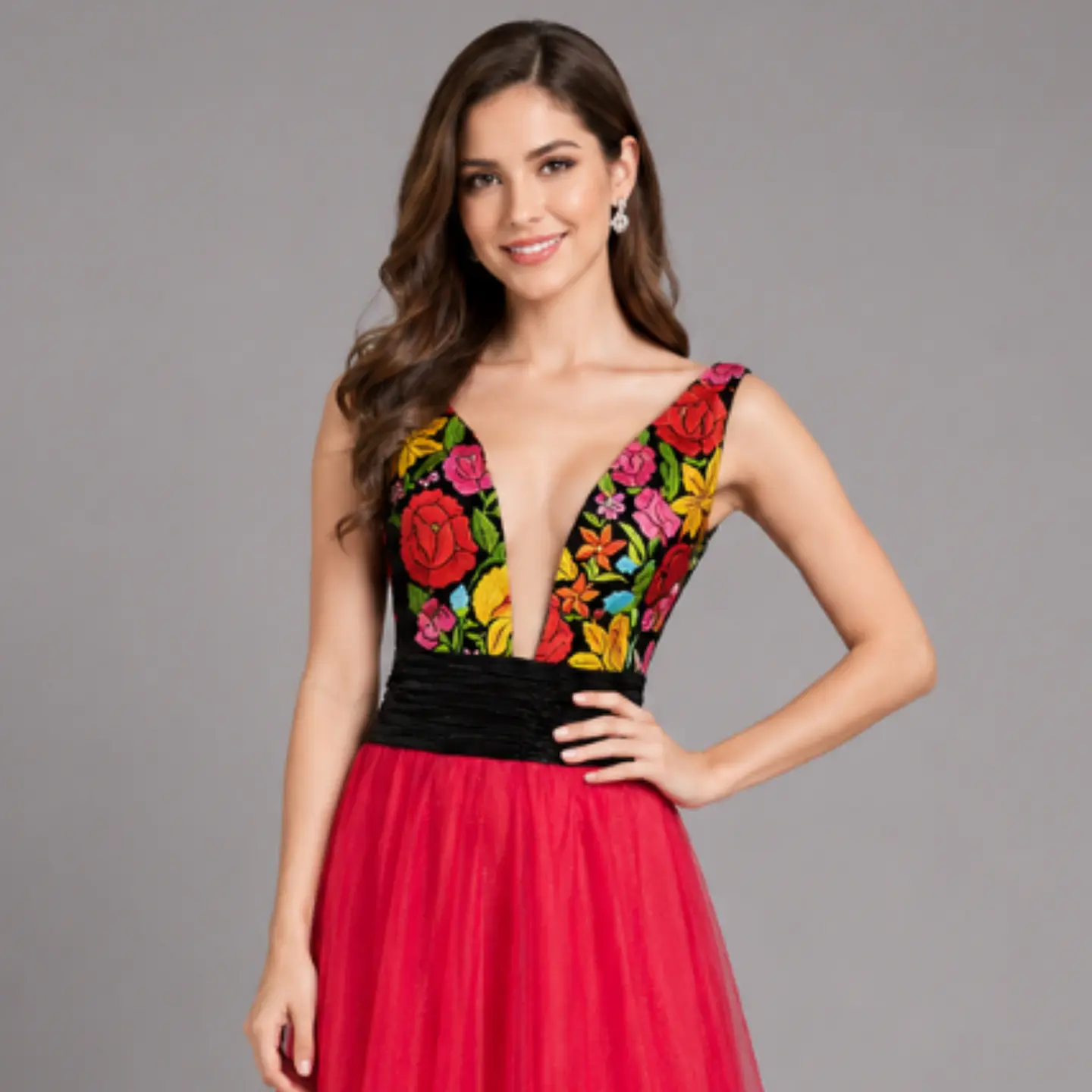 Vestido bordado artesanal de flores. Falda de tul y cinturon alforzado de satin. 1