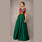 Conjunto de blusa bordada y falda de tablones. - Miniatura 1