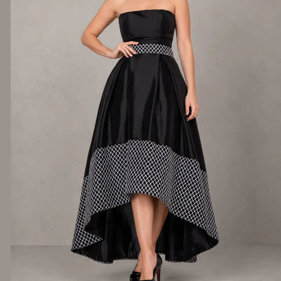 Vestido casual negro asimétrico con ceneja de encaje tejido en telar 2