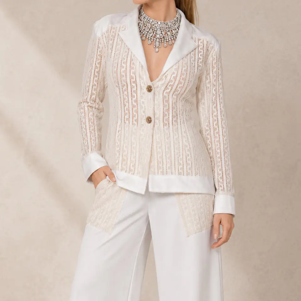 Conjunto de pantalón y saco de algodón y encaje de telar 2