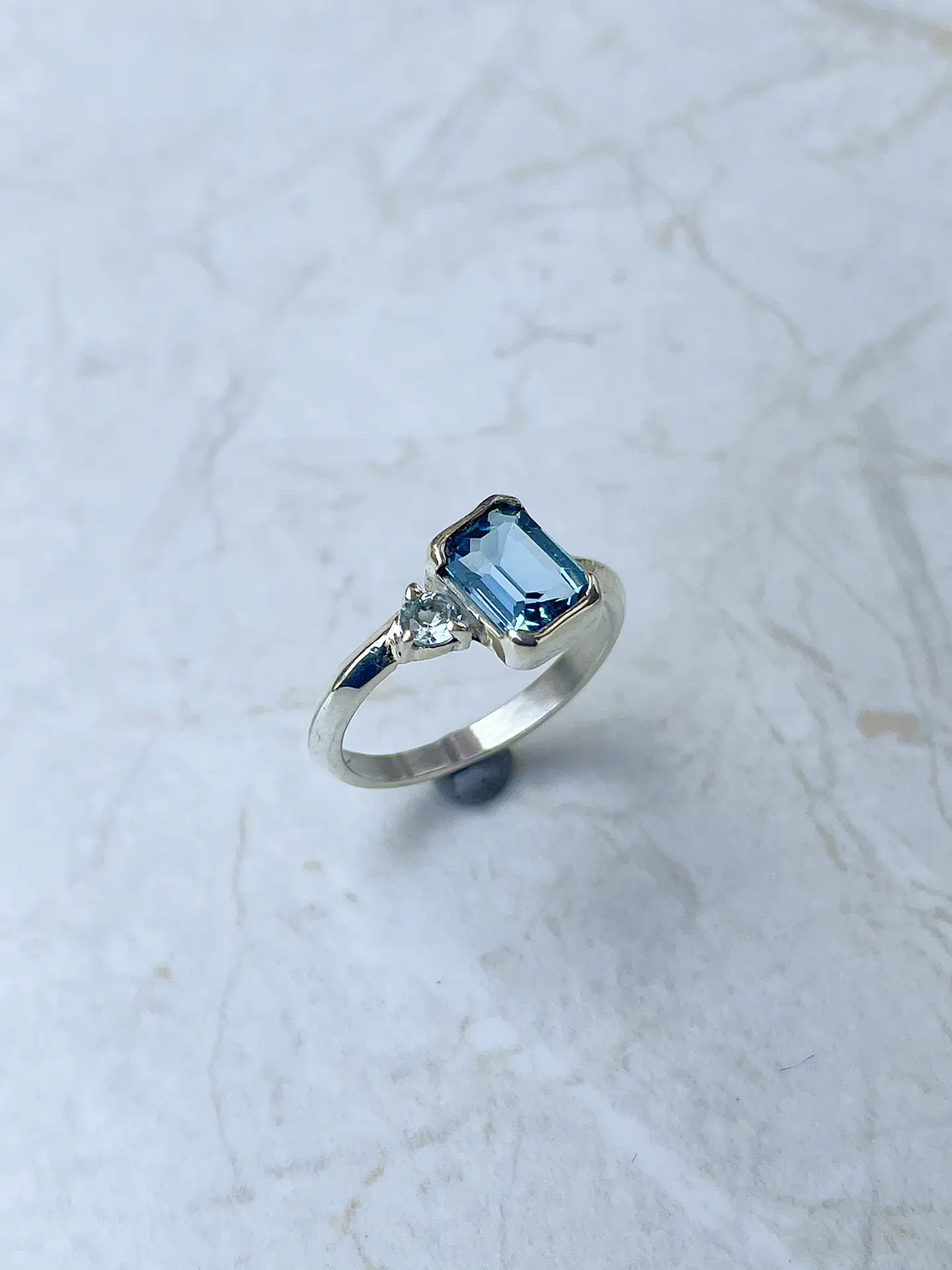 Anillo Neutra 4