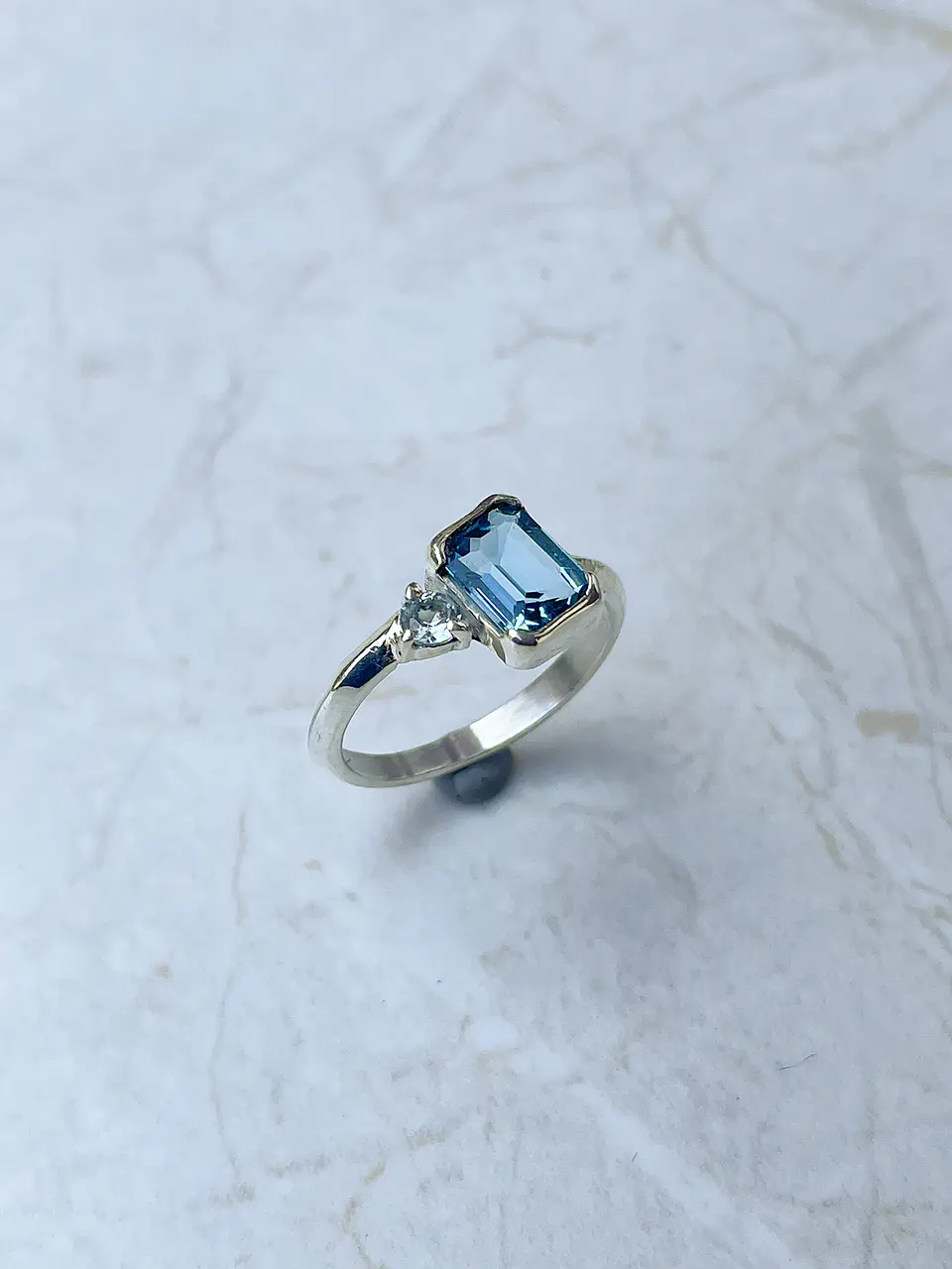 Anillo Neutra 4