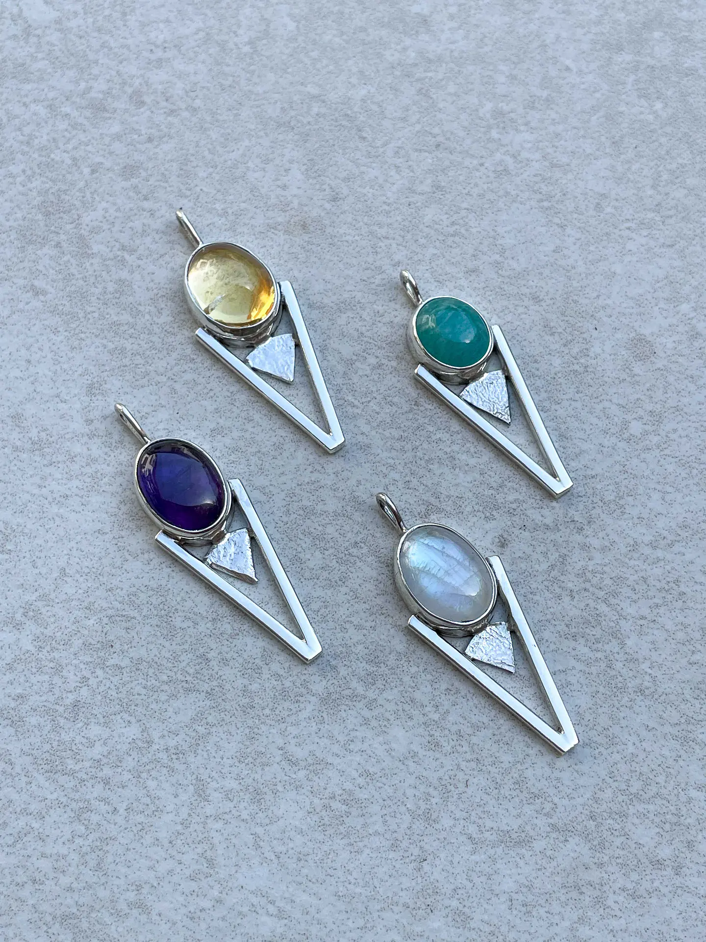 Bauh Necklace Oval (stone of your choice) 3