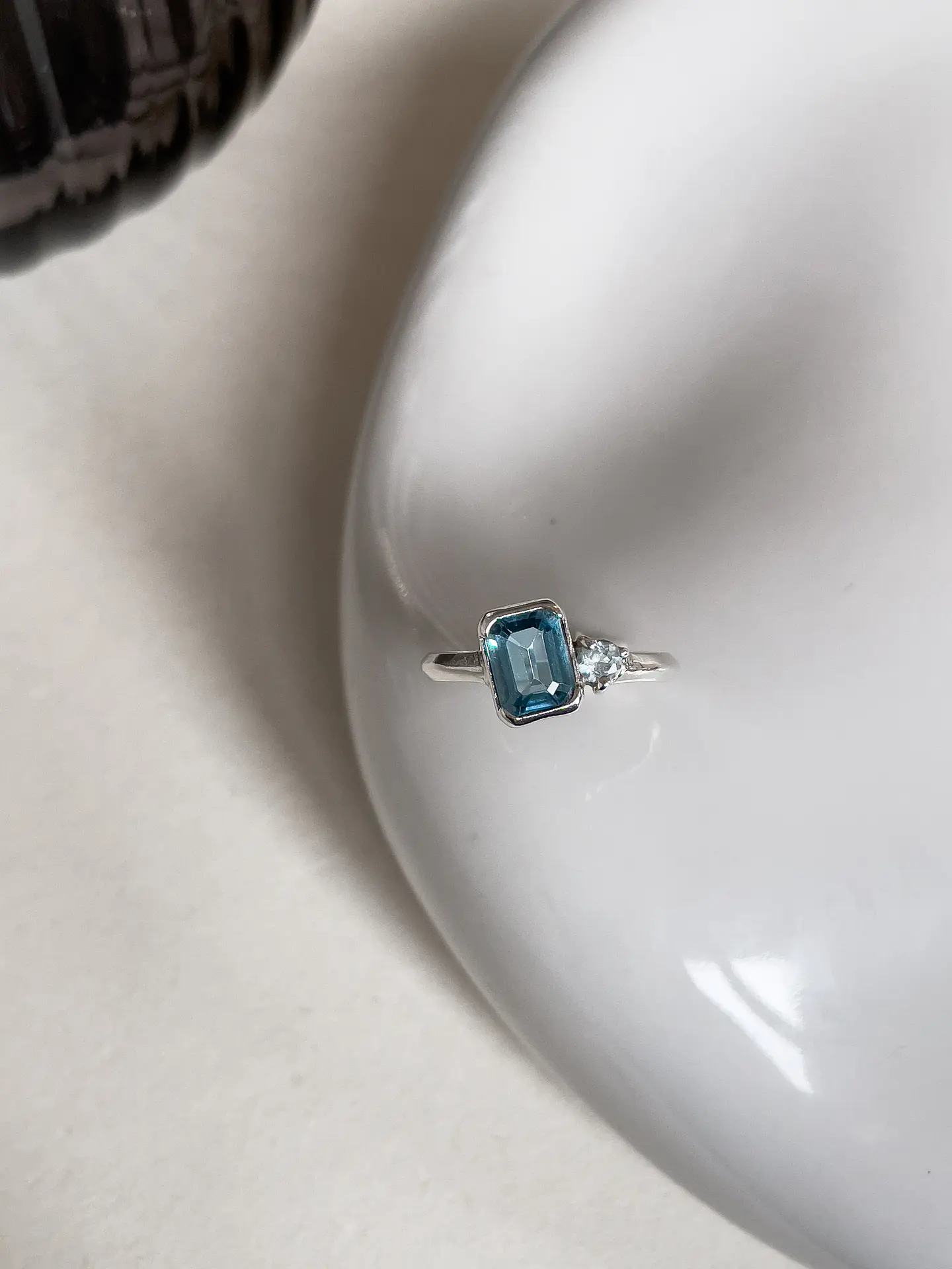 Anillo Neutra 5