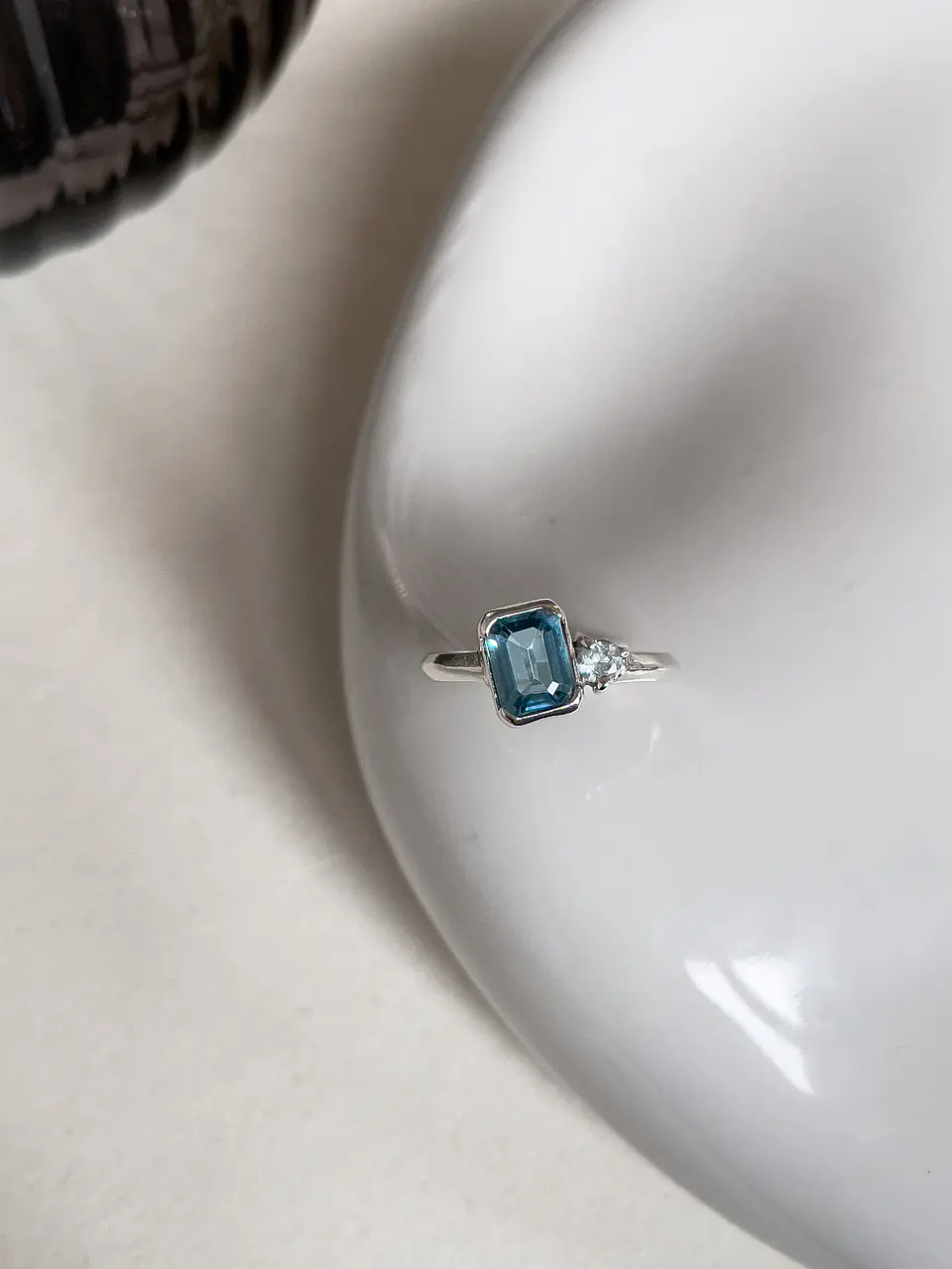 Anillo Neutra 5