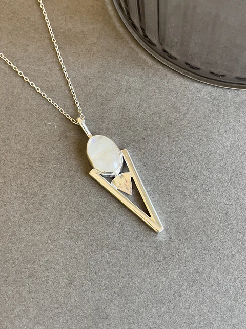 Bauh Necklace Oval (stone of your choice)