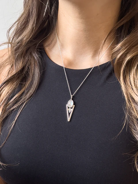 Bauh Necklace Oval (stone of your choice)