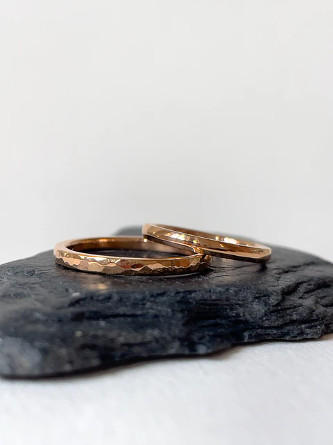 Hammered English Ring YG