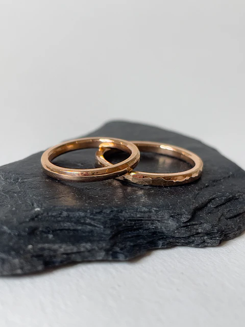 Hammered English Ring YG