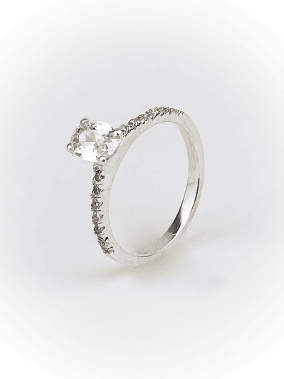 Anillo Princesa Topacio Blanco