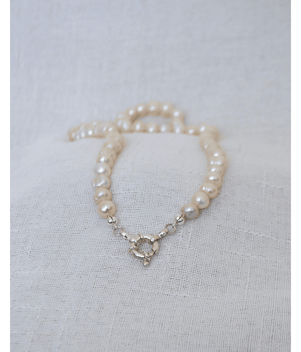 Collar Perlas de Río 8mm Broche Timón