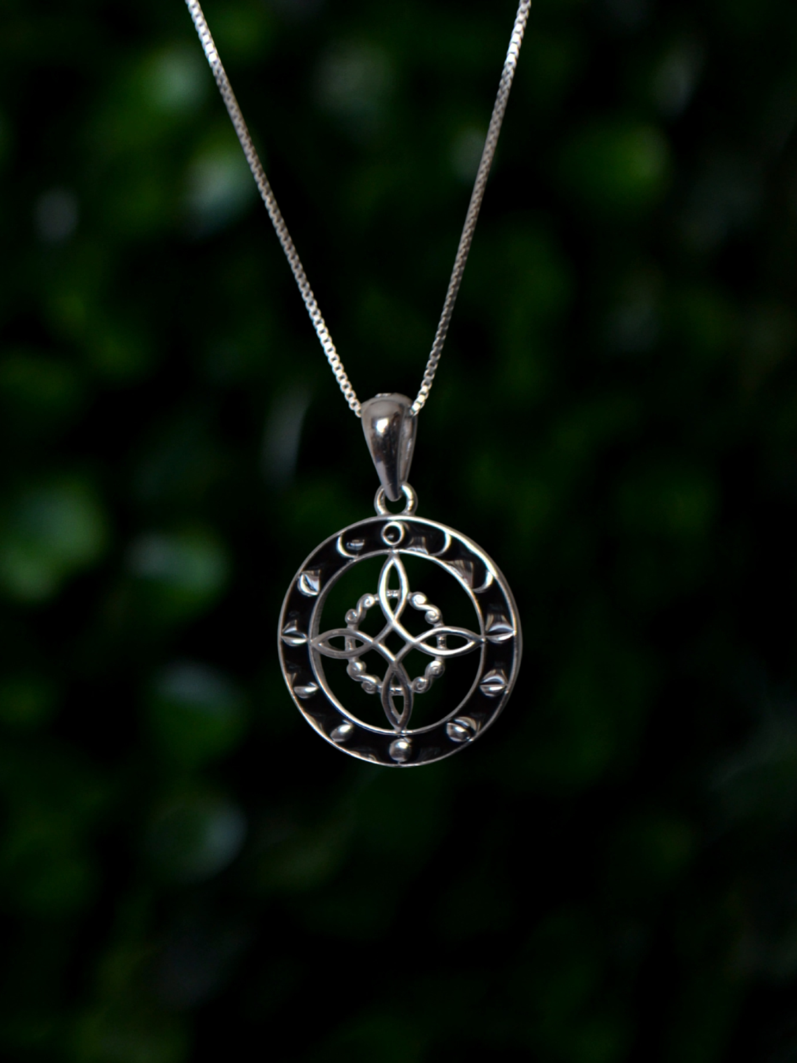 Colgante Nudo de Bruja y Fases Lunares 2