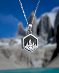 Colgante Torres del Paine en Labradorita – Diseño Hexagonal
