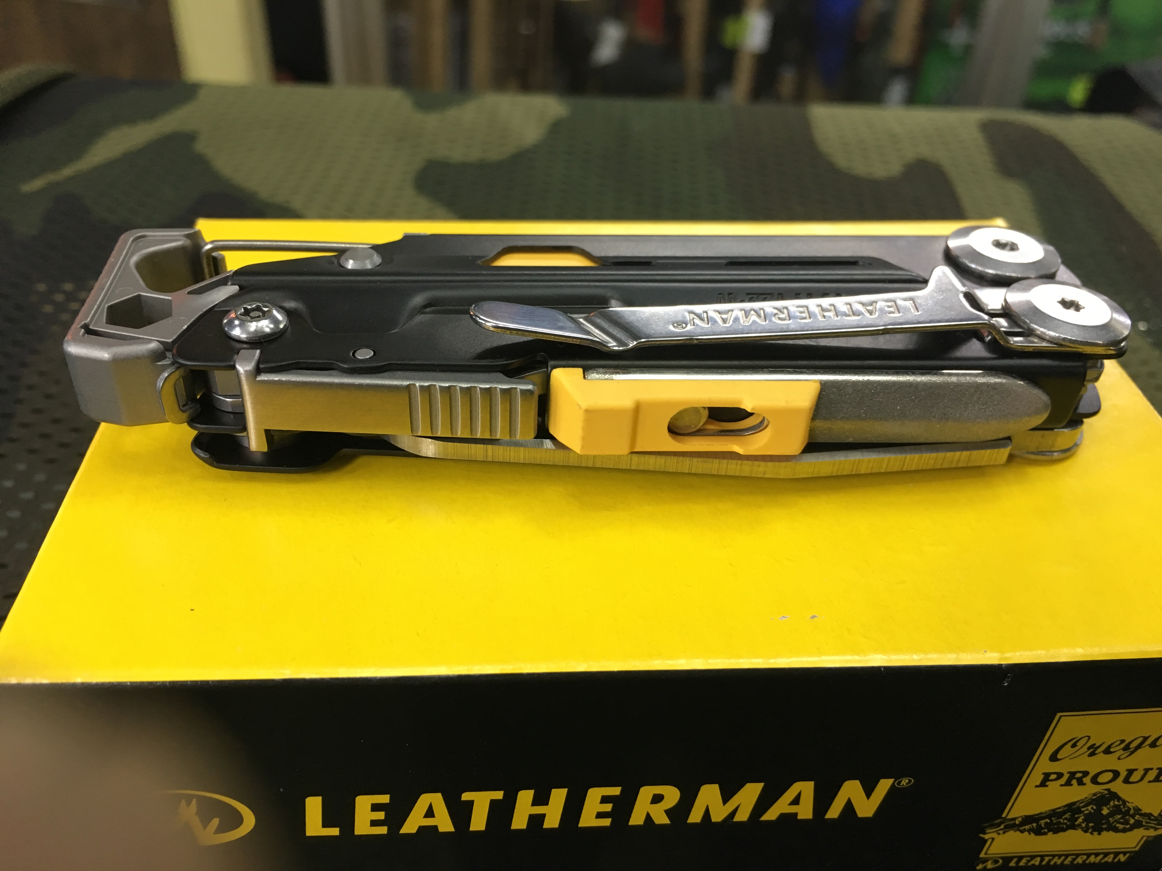 Leatherman signal