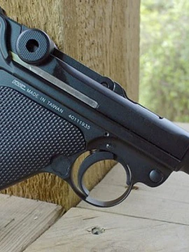 Pistola KWC P08 Blowback Co2 Full Metal 