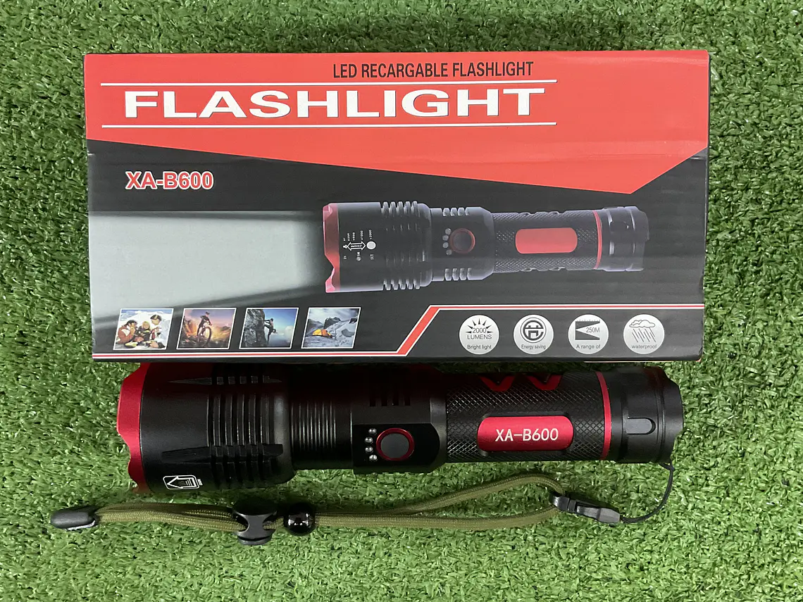 Linterna Flashlight XA-B600 1