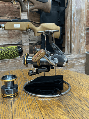 Carrete PELIKAN Hunter HK300FD
