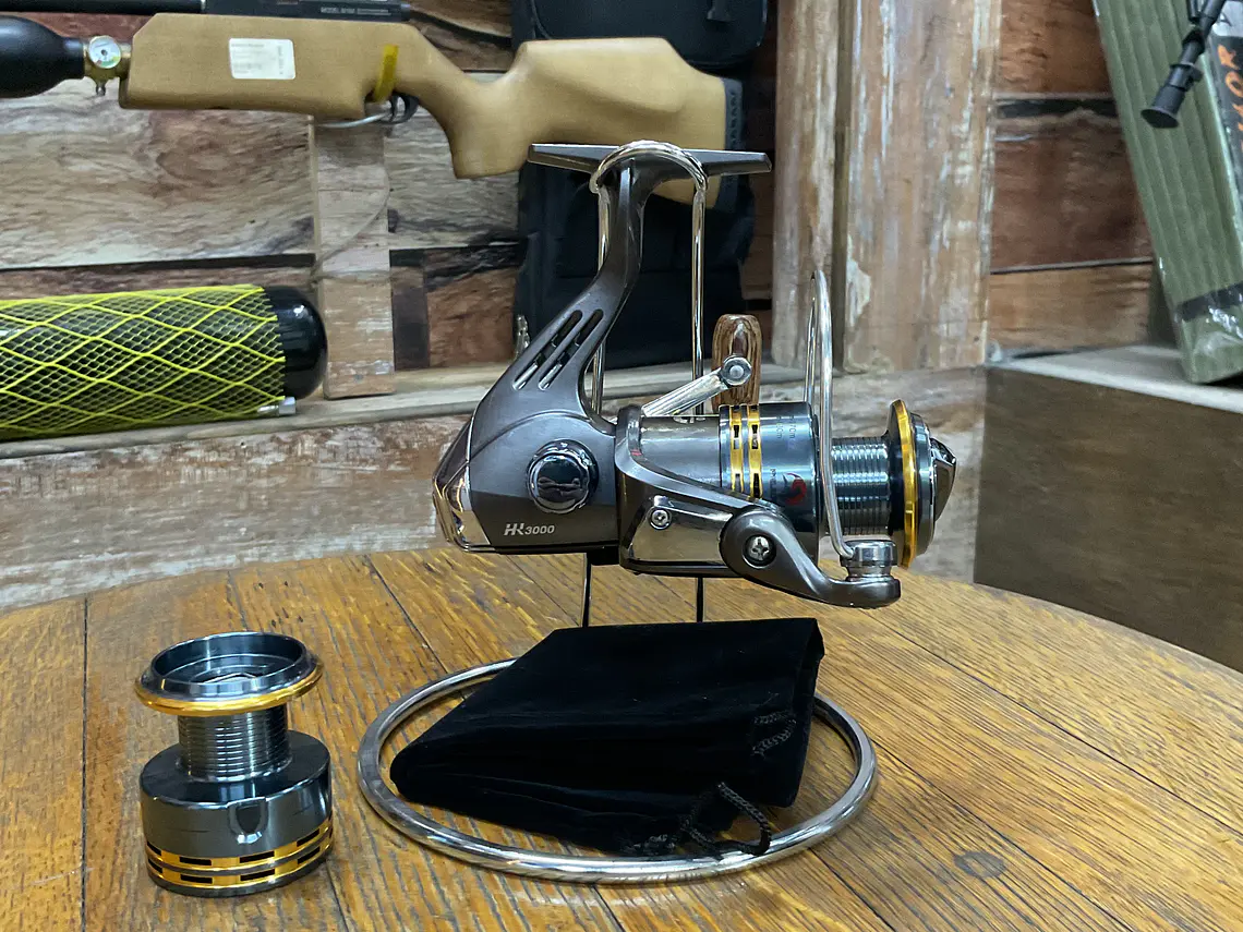 Carrete PELIKAN Hunter HK300FD 2
