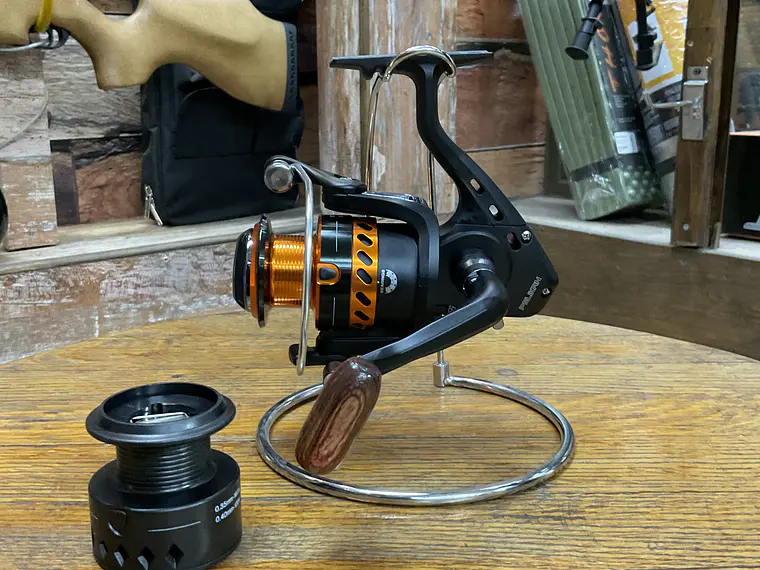Carrete PELIKAN SOLO SOOS400FD 1