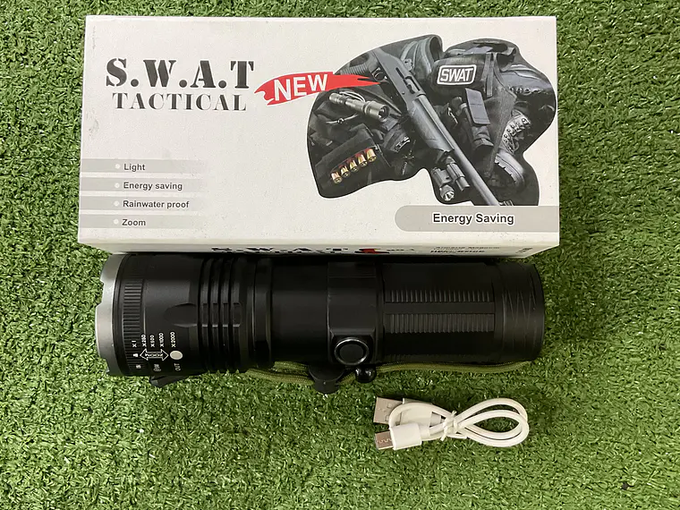 Linterna S.W.A.T  1