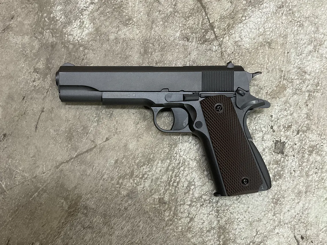 Pistola poston KWC Colt M1911 1