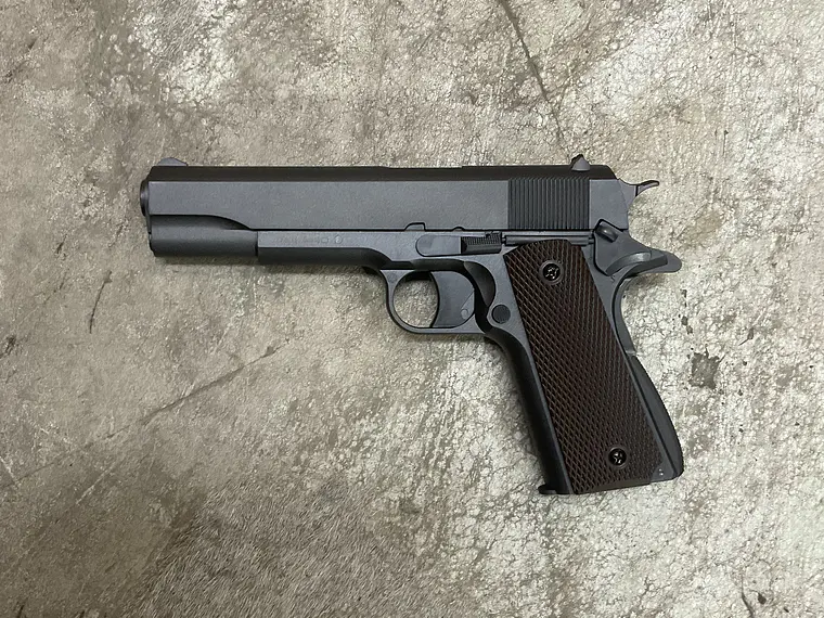 Pistola poston KWC Colt M1911 1