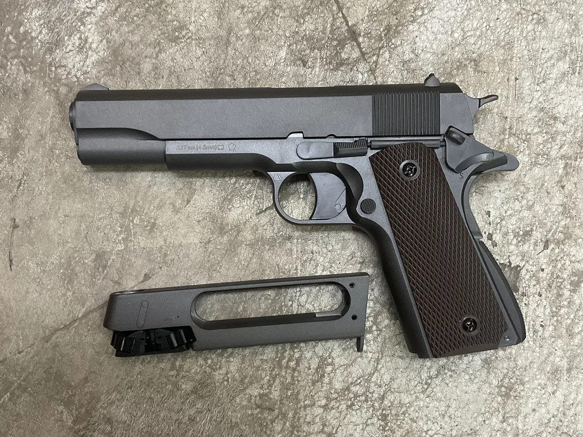 Pistola poston KWC Colt M1911 3