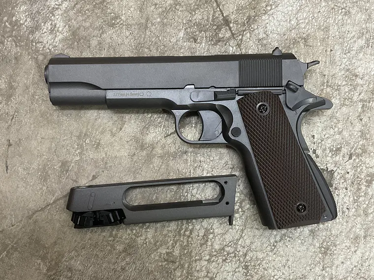 Pistola poston KWC Colt M1911 3