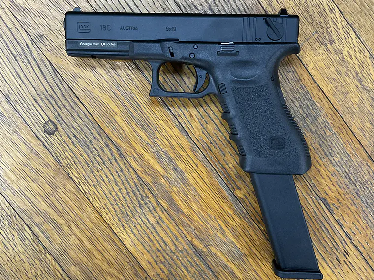 UMAREX Glock 18C Airsoft 1