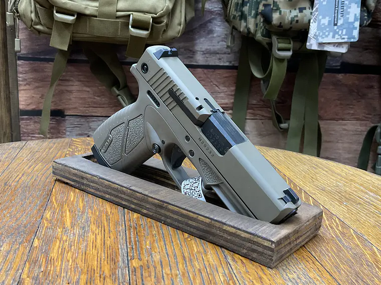 Pistola BERSA BP9CC 9mm 3