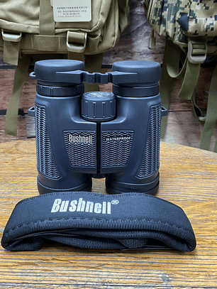 Binocular Bushnell 10x42 H20