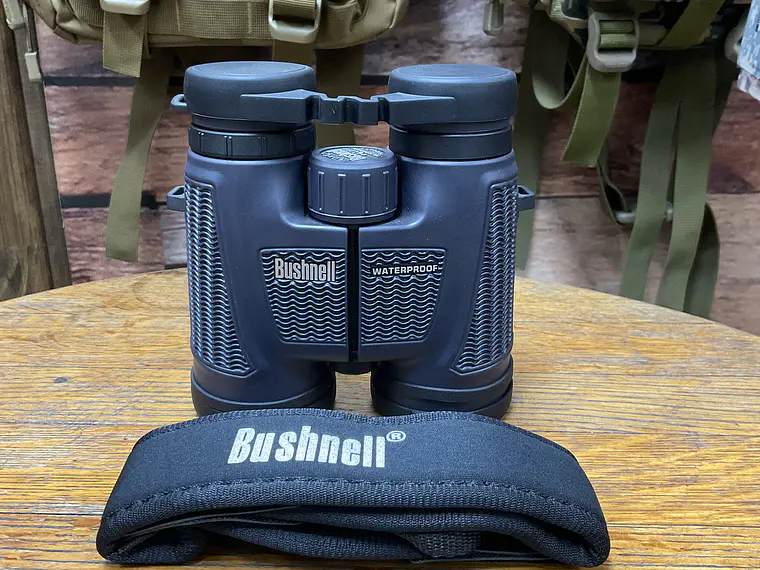 Binocular Bushnell 10x42 H20 1
