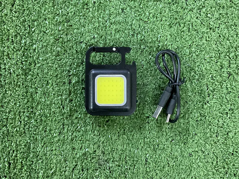 Mini linterna recargable  1
