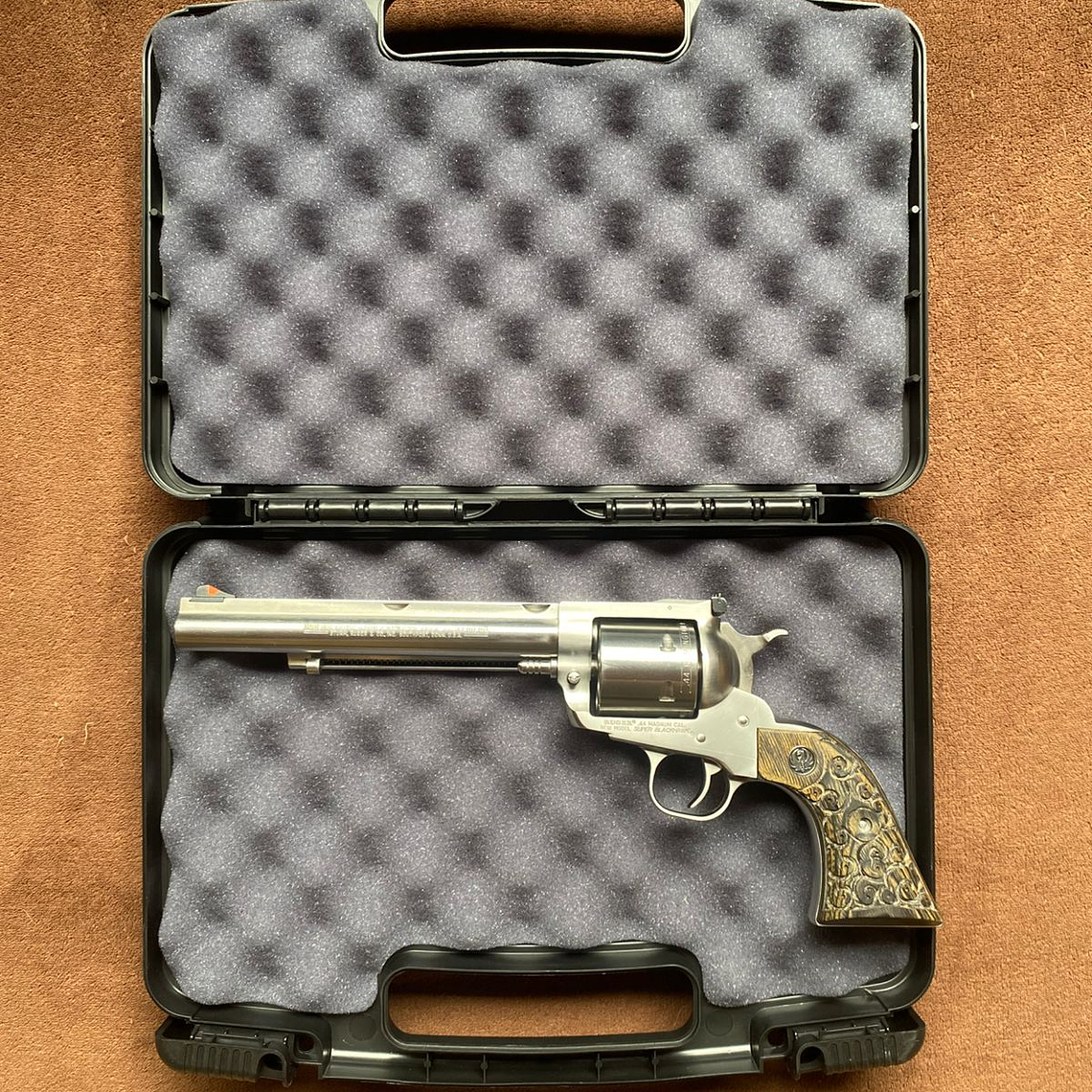 Revolver New Model SUPER  BLACKHAWK Cal .44 Mag 1