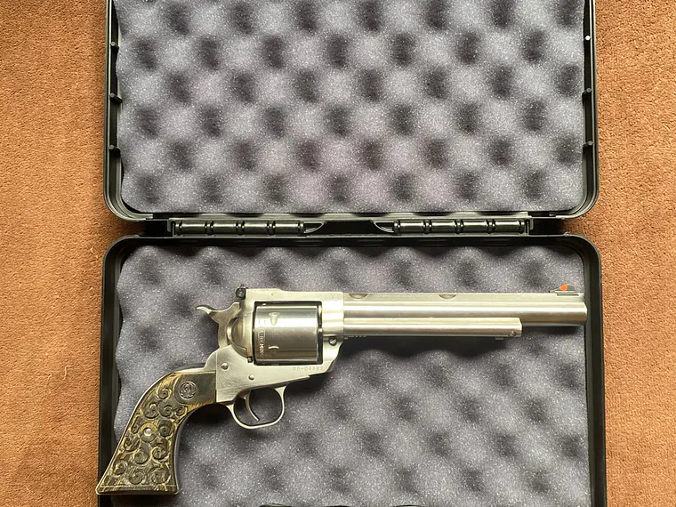 Revolver New Model SUPER  BLACKHAWK Cal .44 Mag 2