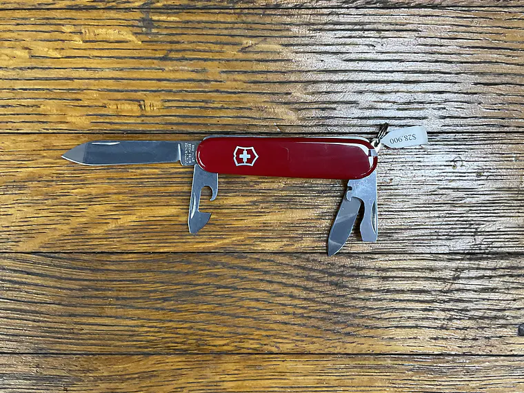 Victorinox RECRUIT  2