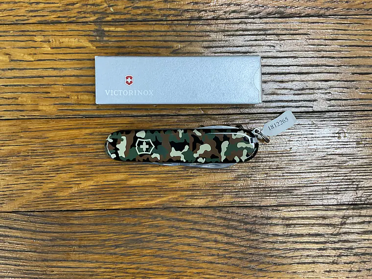 Victorinox SPARTAN Camo  1